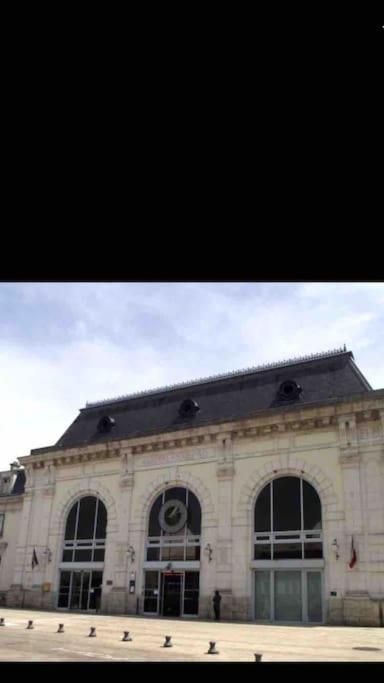 Bel Appart Au Bord De L'Eau Proche Gare Avec Wifi Auxerre Bagian luar foto