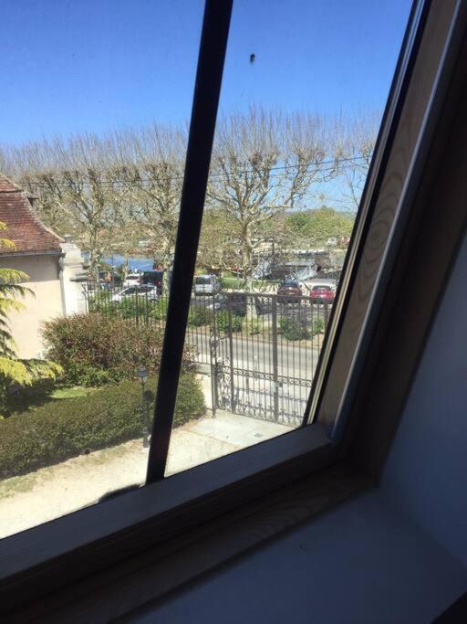 Bel Appart Au Bord De L'Eau Proche Gare Avec Wifi Auxerre Bagian luar foto