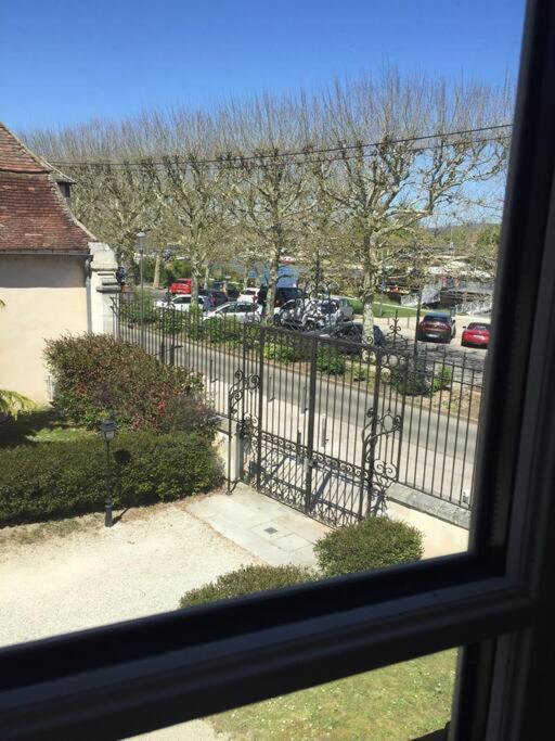 Bel Appart Au Bord De L'Eau Proche Gare Avec Wifi Auxerre Bagian luar foto