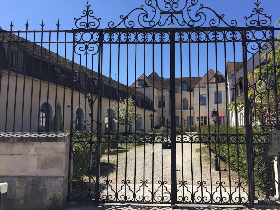 Bel Appart Au Bord De L'Eau Proche Gare Avec Wifi Auxerre Bagian luar foto